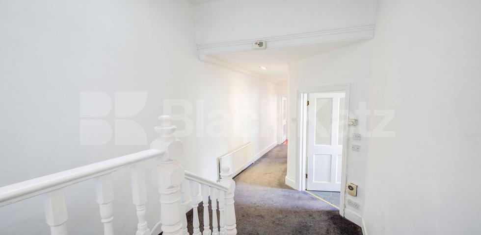 			2 Bedroom, 1 bath, 1 reception Flat			 Ormiston Grove, SHEPHERDS BUSH